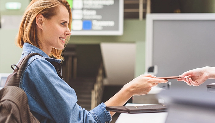 Yurt Dışı Çıkış Harcı Ne Kadar ve Nereye Ödenir? I AXA Sigorta